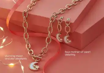 Avon Anya Gift Set 47cm offer