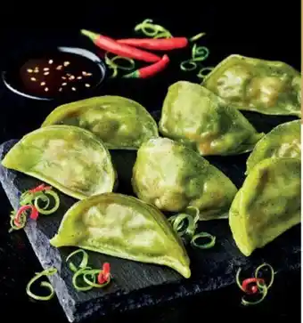 Lidl Deluxe 12 Vegetable Gyoza with Sriracha Dip 200g offer