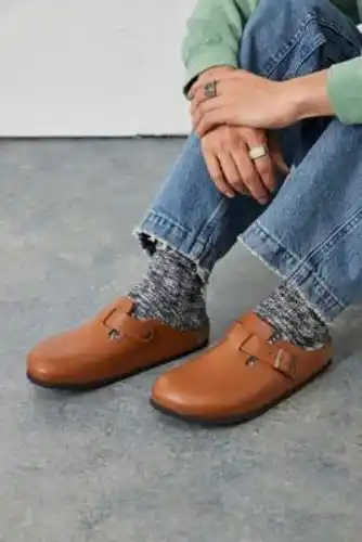 Urban Outfitters Birkenstock ginger brown boston clogs - brown uk 8 at urban outfitters offer