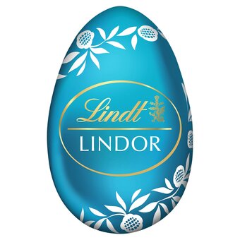 Tesco Lindt lindor milk chocolate egg plus salt & caramel 28g offer