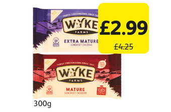 Londis Wyke farms cheddar mature, extra mature offer