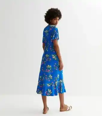 New Look New look blue floral jersey midi dress offer