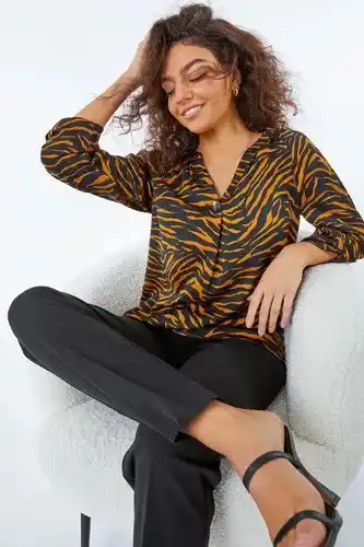 Roman Roman petite petite animal print shirt in ochre female offer