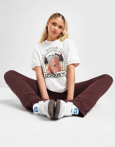 JD Sports Adidas originals bear graphic t-shirt - white - womens offer