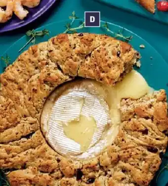 CAMEMBERT SHARING WREATH