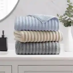 Costco Welhome Bumpy Texture 100% Cotton Bath Towel in 3 colours, 76 x 147 cm offer