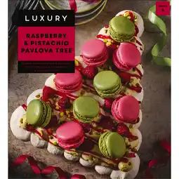Iceland Iceland Luxury Raspberry & Pistachio Pavlova Tree 713g offer