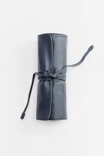 ZARA Roll-up leather toiletry bag offer