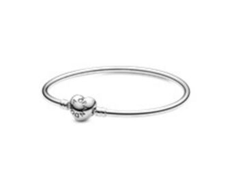 Pandora Pandora moments heart clasp bangle offer