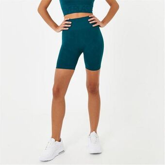 Sports Direct Everlast sky high camo shorts offer