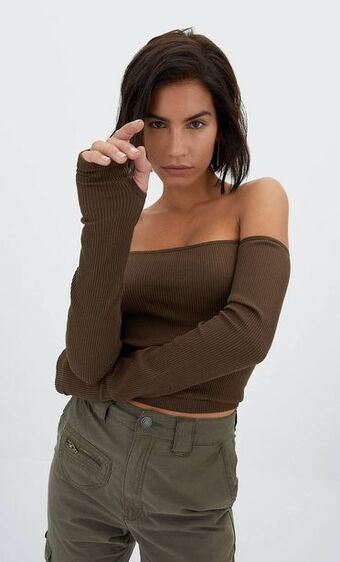 Stradivarius Camiseta seamless hombro descubierto oferta