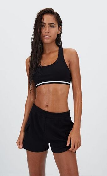 Short cargo deportivo