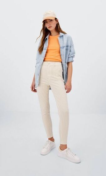 Stradivarius Super high waist color oferta