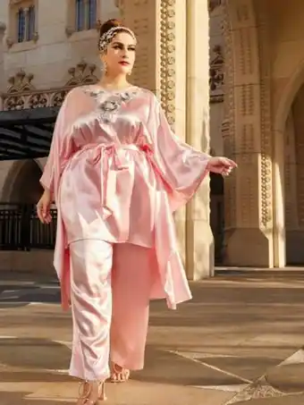 Shein pantalones con top flor estéreo de manga murciélago bajo irregular con cinturón