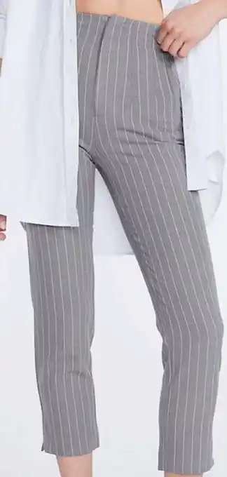 Stradivarius Pantalón vestir tiro alto pinzas oferta
