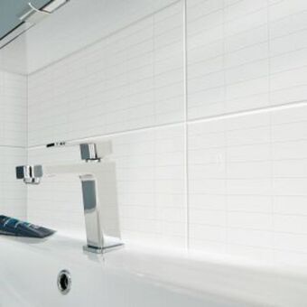 Brico Depôt Azulejo cerámico blanco brillante plain 20 x 60 cm oferta