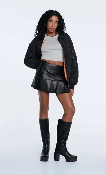 Stradivarius Falda tablas efecto piel oferta