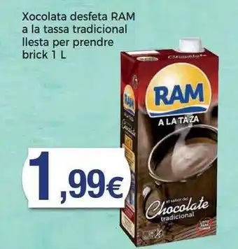 Xocolata desfeta ram a la tassa tradicional llesta per prendre brick 1 l