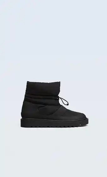 Stradivarius Botines planos acolchados oferta