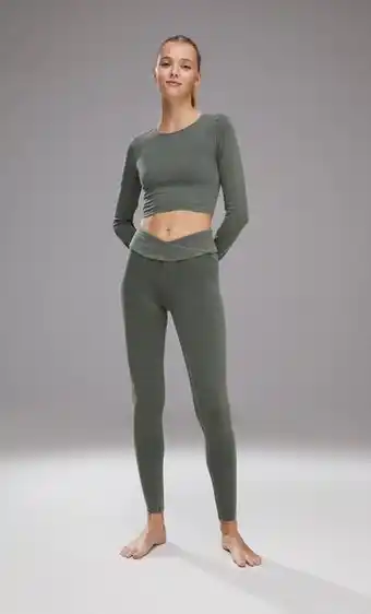 Stradivarius Legging deportivo cintura cruzada efecto lavado oferta