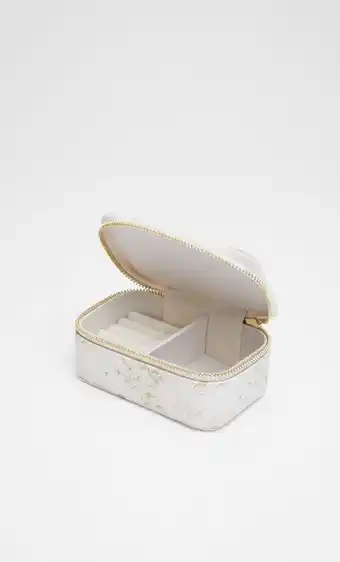 Stradivarius Joyero efecto piel místico oferta