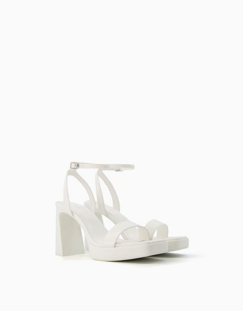 Bershka Sandalia  tacón mini plataforma pulsera oferta