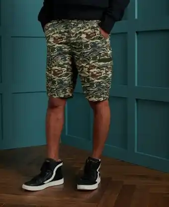 Superdry Pantalones cortos tipo cargo field oferta