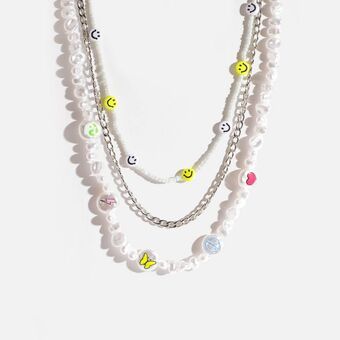 Conjunto de collares con abalorios