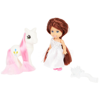 Action Muñeca con unicornio chloe girlz oferta