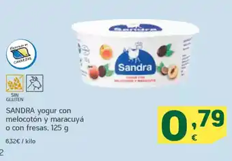 HiperDino SANDRA yogur con melocotón y maracuyá o con fresas oferta