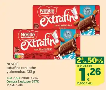 HiperDino NESTLÉ extrafino con leche y almendras oferta