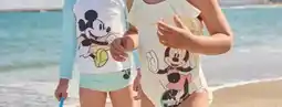 Carrefour Camiseta protección solar mickey o minnie o bañador bebé minnie oferta