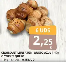 Supermercados MAS Croissant mini atún, queso azul o york y queso oferta