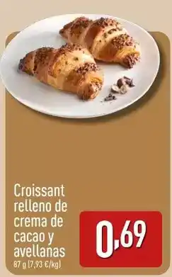 ALDI Croissant relleno de crema de cacao y avellanas oferta