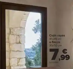 Carrefour Cojin rayas o flecos oferta