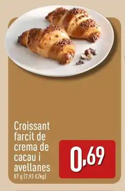 ALDI Croissant farcit de crema de cacau i avellanes oferta