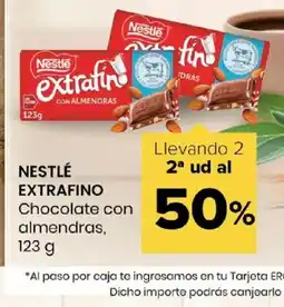 Autoservicios Familia NESTLÉ EXTRAFINO Chocolate con almendras oferta