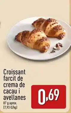ALDI Croissant farcit de crema de cacau i avellanes oferta