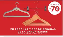 Hipercor En perchas y set de perchas de la marca basics oferta