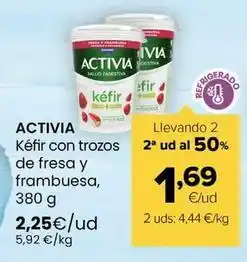 Autoservicios Familia Activia - kefir con trozos de fresa y frambuesa oferta