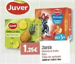 Keisy Juver disfruta la fruta oferta