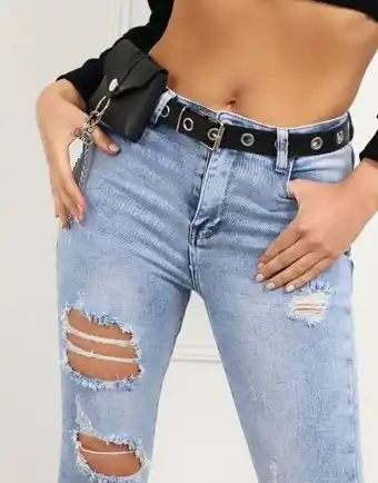 Jean déchiré avec ceinture