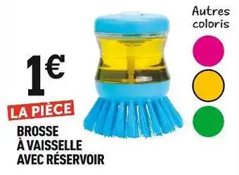 Brosse à vaisselle avec réservoir