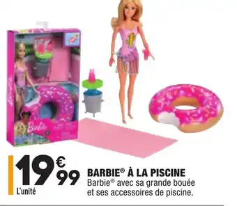 Barbie à la piscine