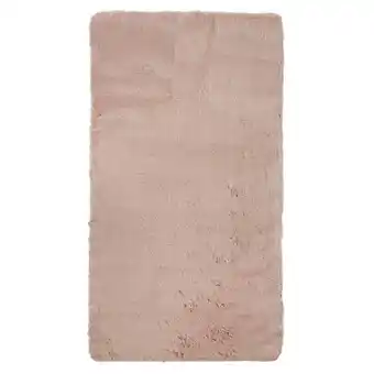 Action Tapis en fausse fourrure offre