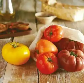 Auchan TOMATES ALLONGÉES COEUR ET CÔTELÉES offre