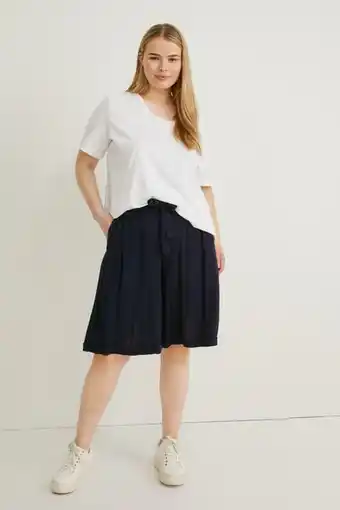 Shorts - mid waist