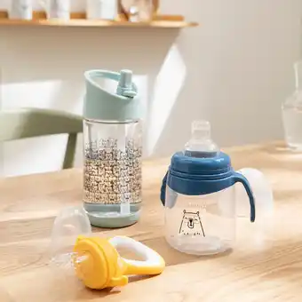 Hyper U Grignoteuse ou tass à poignées anti goutte à bec souple ou gourde à paille offre