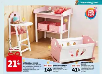 Auchan Lit à bascule en bois, chaise haute en bois, ma table à langer en bois one two fun offre
