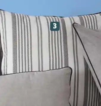 Auchan Coussin rayé 60x60 cm offre